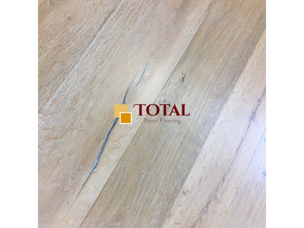 Engineered Oak Distressed Smoked White 15/4x220x2200mm