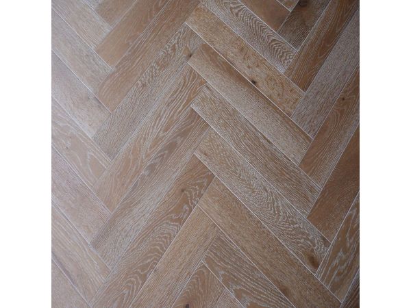 Herringbone 14/3x90x450, Smoked White UV Oiled